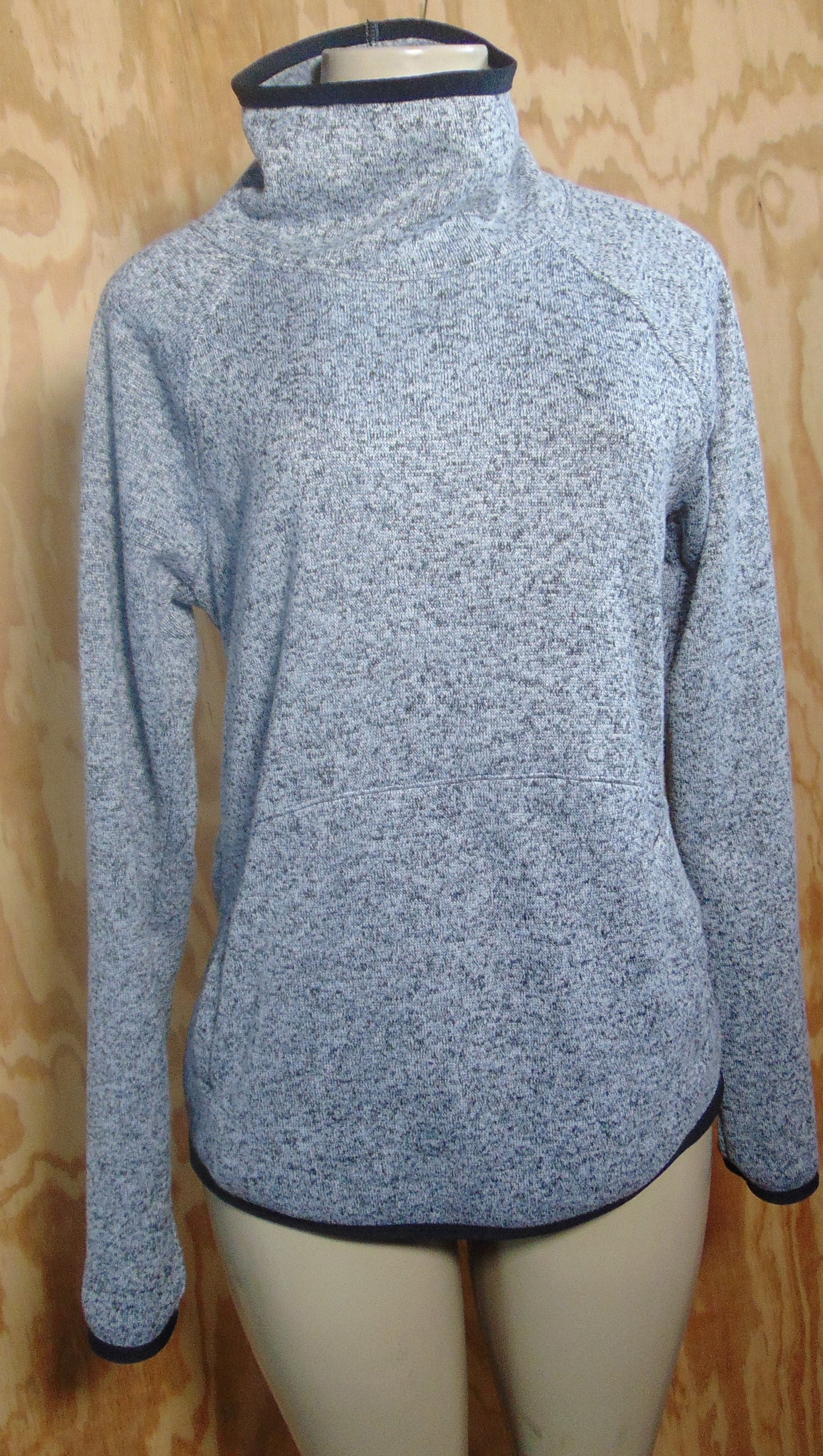 grey sweatshirt