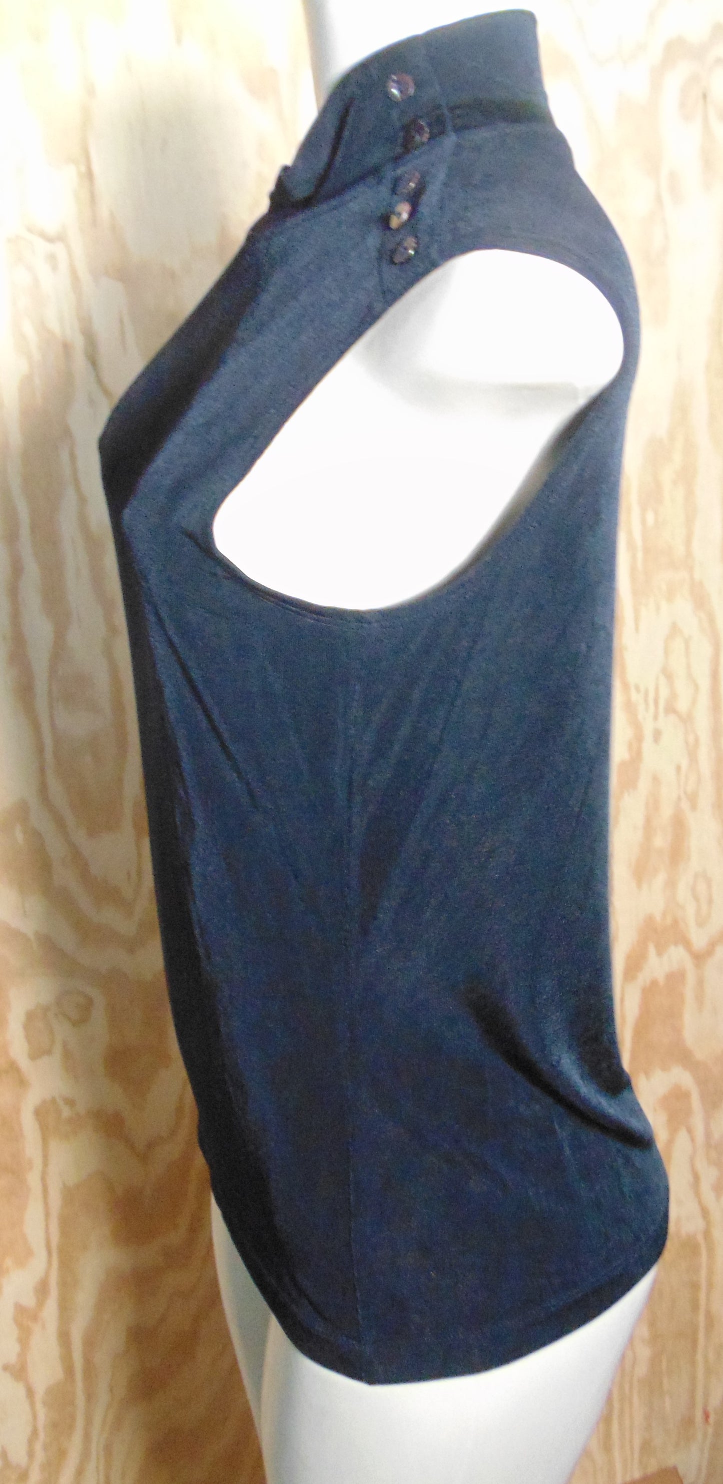 black mock neck sleeveless size M.