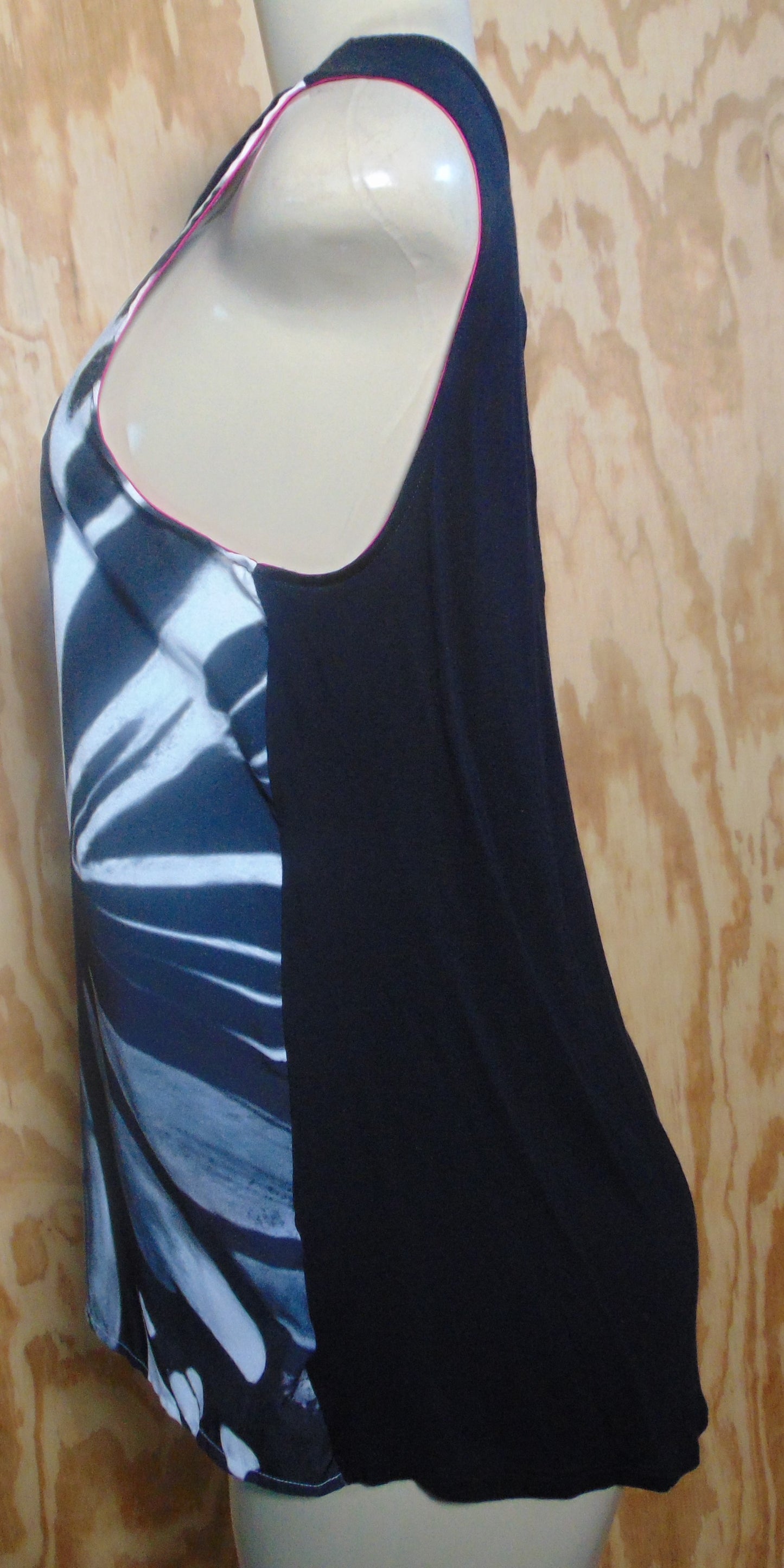 Apt9 Black Camo Sleeveless Tank Womens Medium