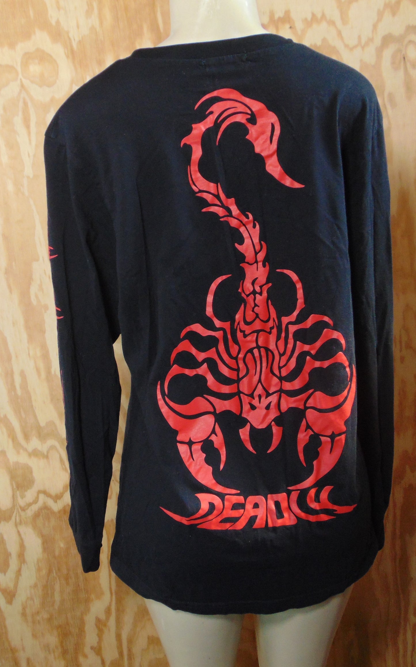 Scorpion Long Black T-Shirt Long Sleeves Pullover Small