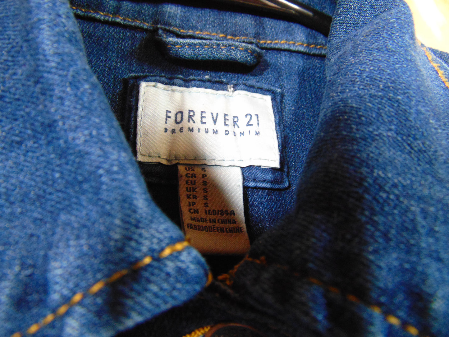 Forever 21 Blue Denim Cropped Bikers Jacket Button Up  Size Small