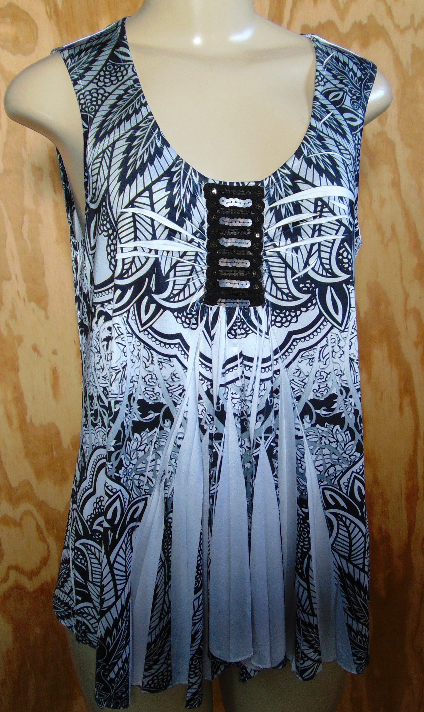 Apt 9 Slinky Sleeveless Tunic Blouse Pullover Top Medium Black White