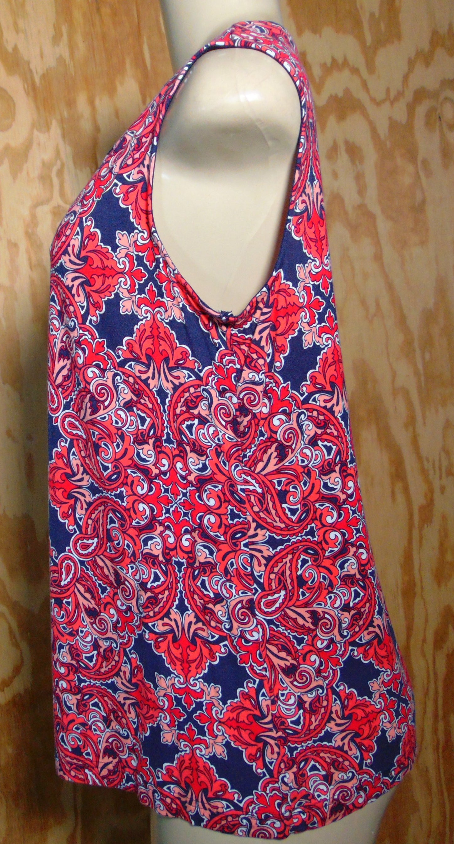 Croft  Barrow Graphic Print Sleeveless Tunic Tank PM