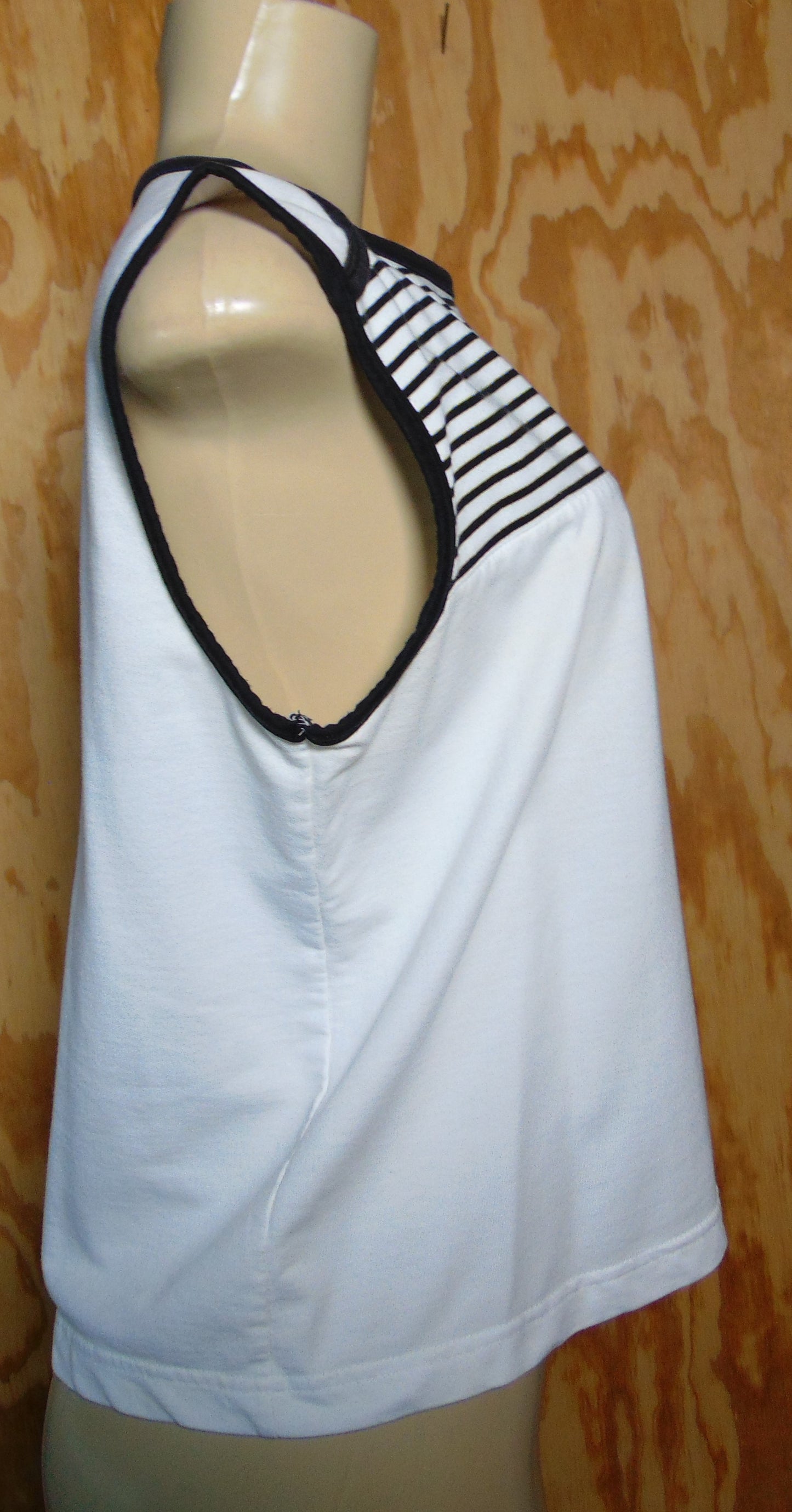 Erika Black White Trim Tank Sleeveless Large